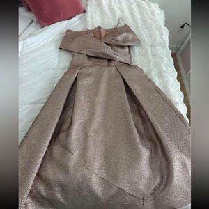 TERI JON - Alice - Off the shoulder Tea length dress -
Rosegold